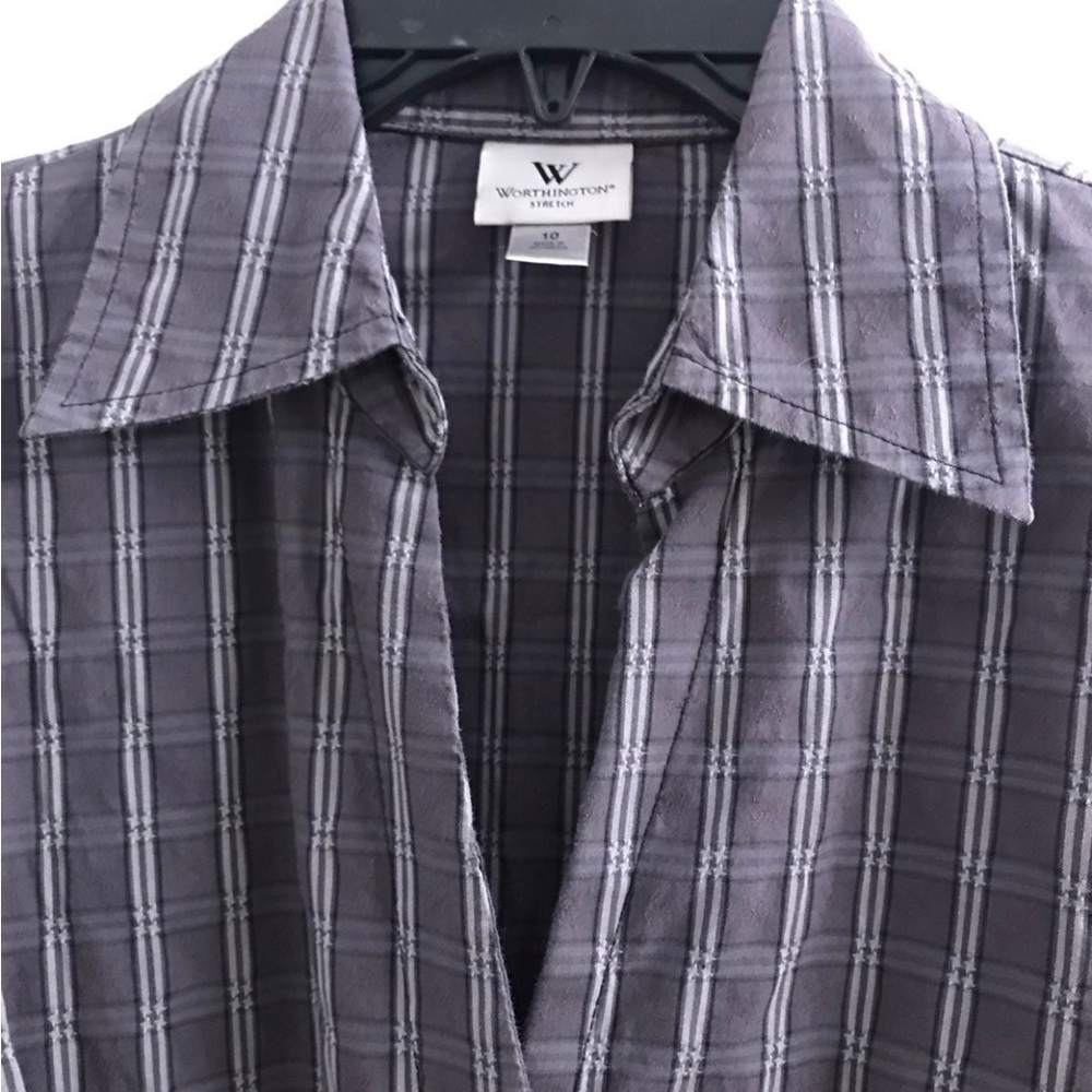 ✨Career gray stripe button down - fitted